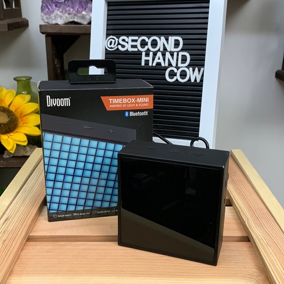 Divoom TimeBox-Mini Speaker - Picture 1 of 6